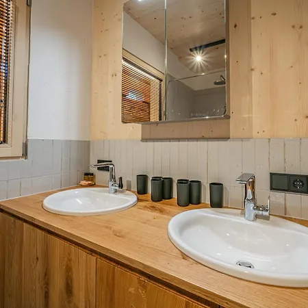 Raneburg 4 Futterhaus * ماتري إن أوستيرول