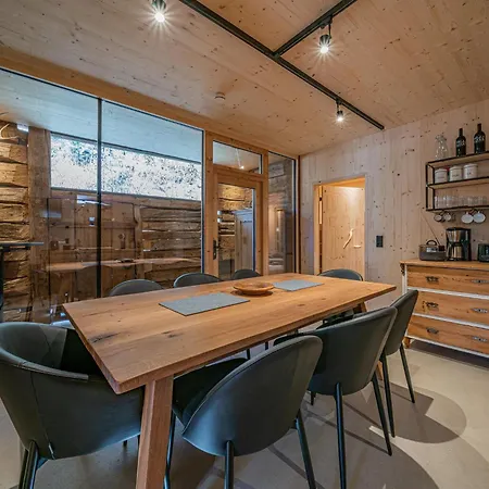 Raneburg 4 Futterhaus *