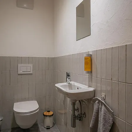 Raneburg 4 Futterhaus *