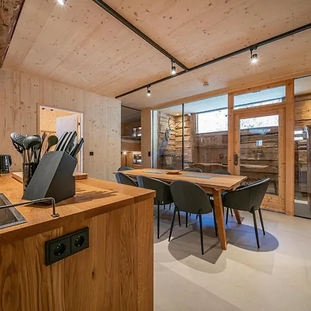 Raneburg 4 Futterhaus