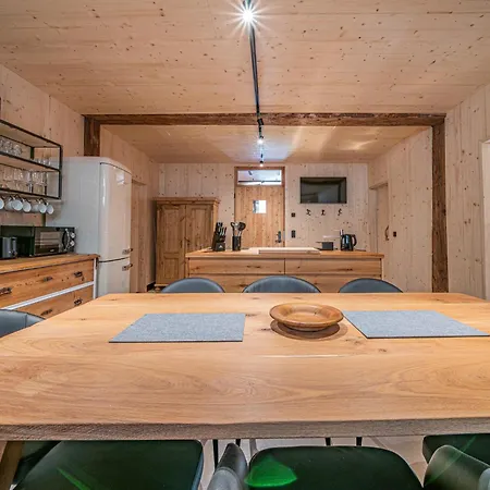 Raneburg 4 Futterhaus Chalet *